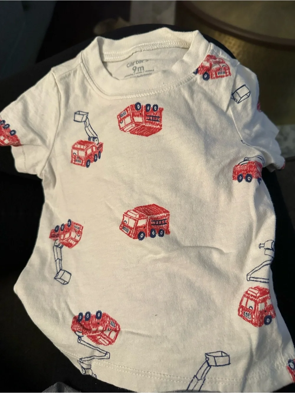 Lot of 14 baby pieces size 6-9 and 9M